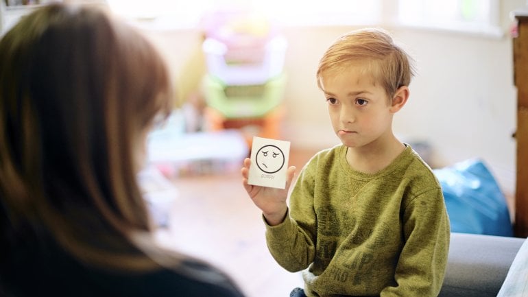 Asperger-Symptom: Eingeschränkte Empathie ist Anzeichen