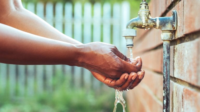 Nesselsucht durch Kontakt mit Wasser