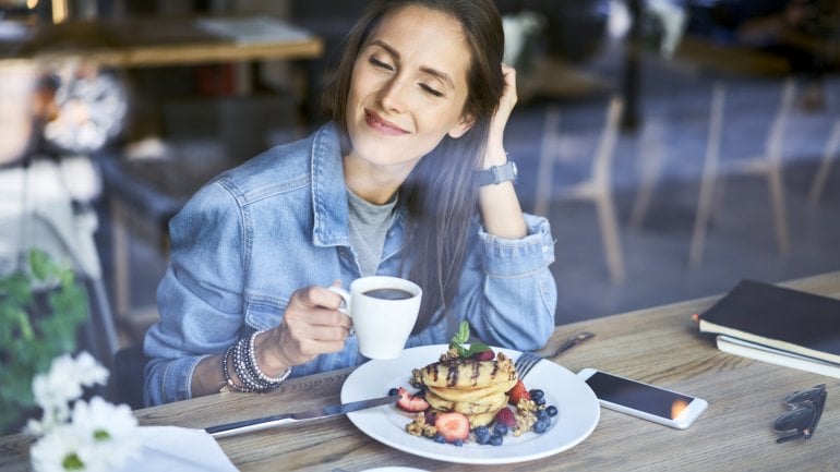 Bei Blähbauch nicht so hastig essen