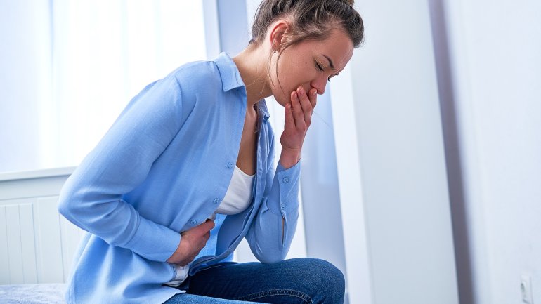 Symptome bei Endometriose: Erbrechen und Übelkeit