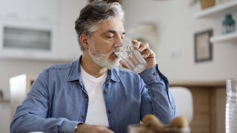 Leber entgiften: Viel trinken!