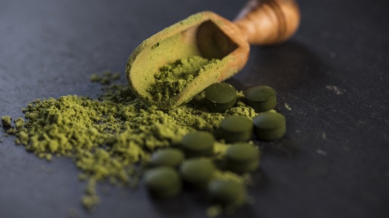 Pflanzliches Mittel gegen Haarausfall: Spirulina-Algen