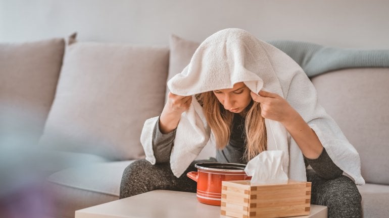 Dampfinhalationen helfen, Nasennebenhöhlen zu befreien