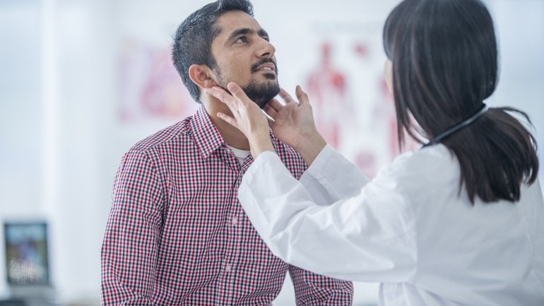 Geschwollene Lymphknoten kommen bei Pfeifferschem Drüsenfieber vor