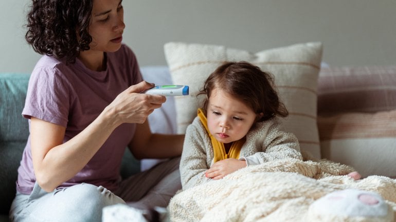 Fieber ist typisches Symptom bei RSV-Infektion