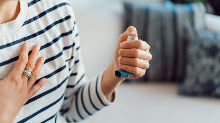 Bei Asthma kann es nachts zu Reizhusten kommen