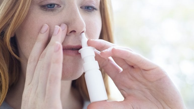 Hausmittel gegen Schnupfen: Meerwasser-Nasenspray