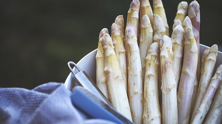 Spargel kann den Urin verändern